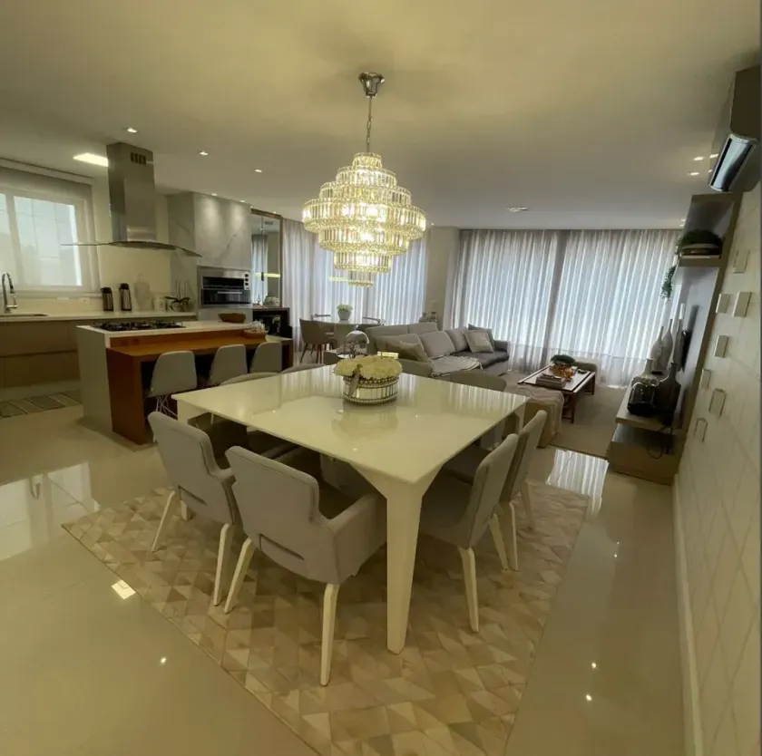 Apartamento mobiliado frente mar com 4 suítes e 3 vagas na Avenida Atlântica em Balneário Camboriú — foto 2