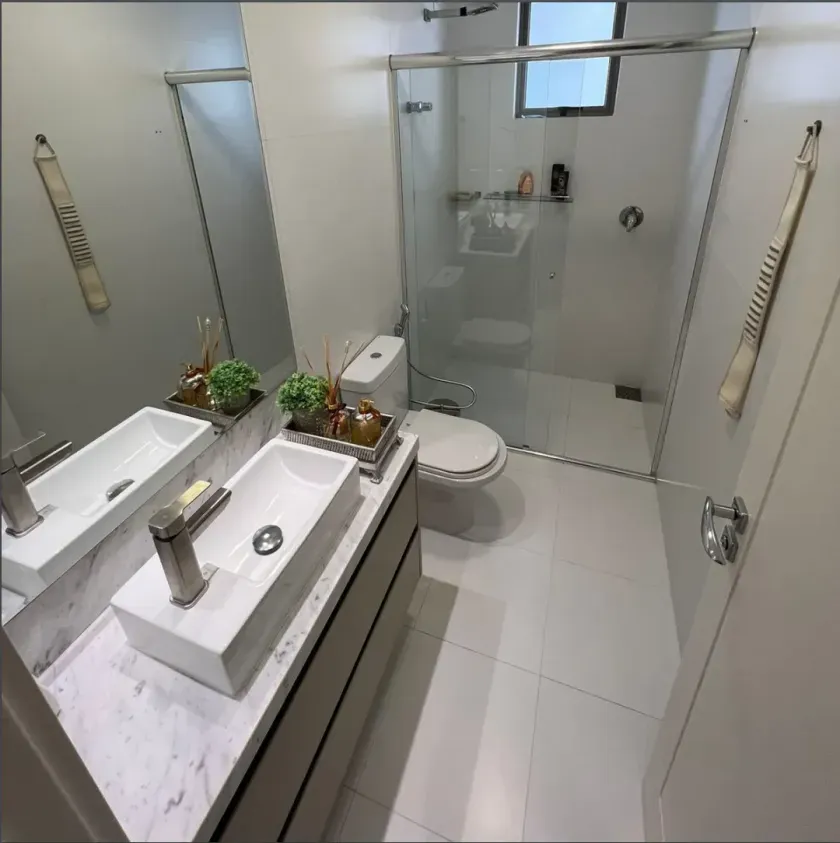 Apartamento mobiliado frente mar com 4 suítes e 3 vagas na Avenida Atlântica em Balneário Camboriú — foto 17