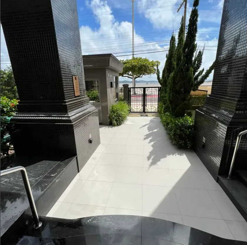 Apartamento mobiliado frente mar com 4 suítes e 3 vagas na Avenida Atlântica em Balneário Camboriú — foto 34