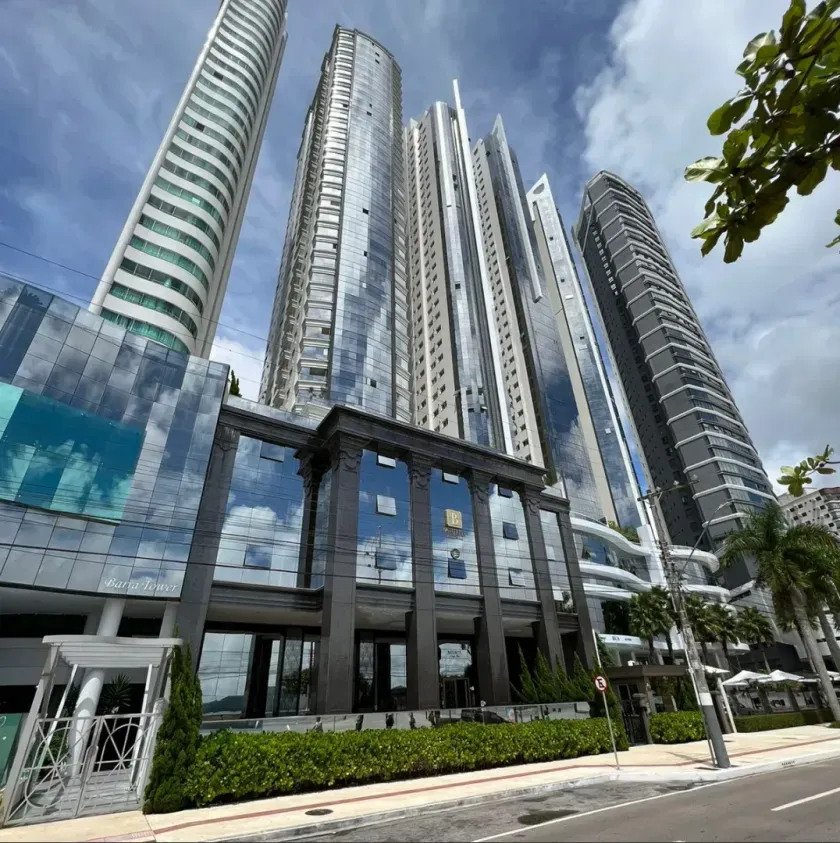 Apartamento mobiliado frente mar com 4 suítes e 3 vagas na Avenida Atlântica em Balneário Camboriú — foto 37