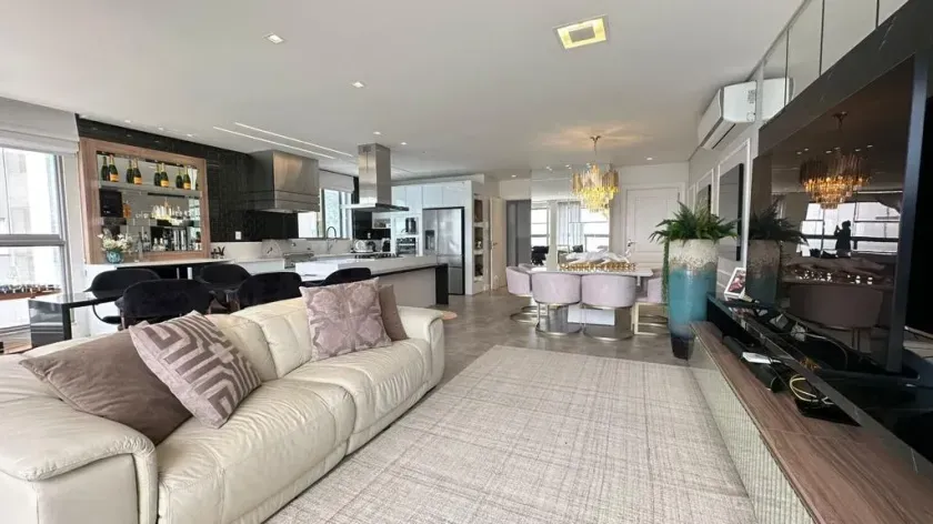 Apartamento mobiliado frente mar com 4 suítes e 3 vagas em Balneário Camboriú — foto 7