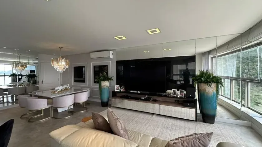 Apartamento mobiliado frente mar com 4 suítes e 3 vagas em Balneário Camboriú — foto 10