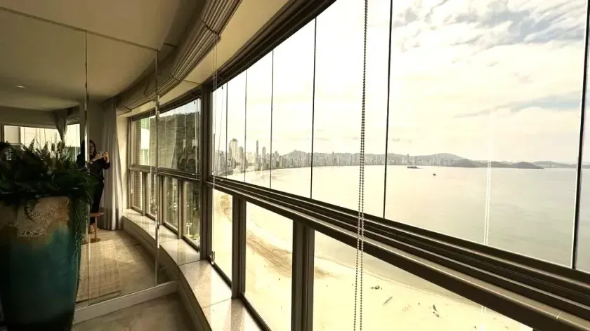 Apartamento mobiliado frente mar com 4 suítes e 3 vagas em Balneário Camboriú — foto 8