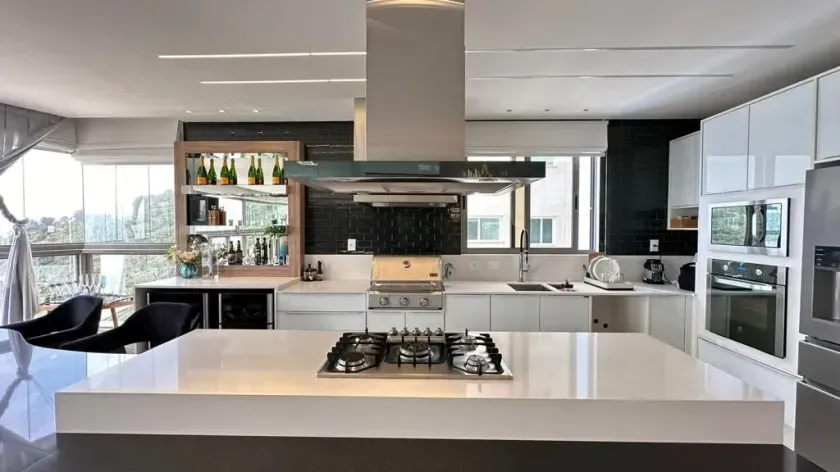 Apartamento mobiliado frente mar com 4 suítes e 3 vagas em Balneário Camboriú — foto 17