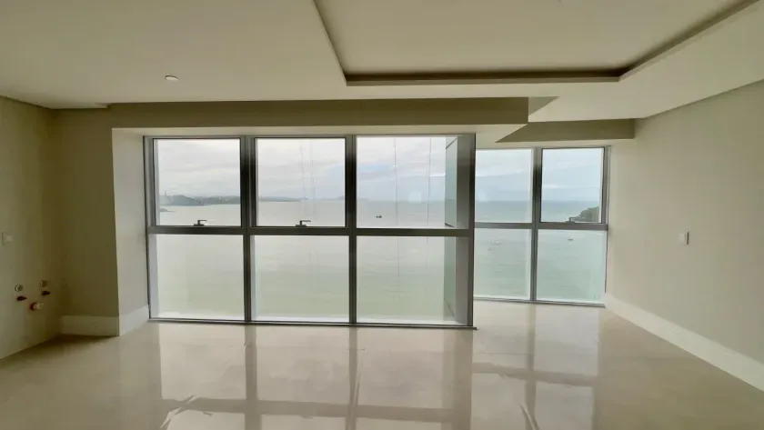 Apartamento frente mar com 4 suítes e 4 vagas de garagem em Balneário Camboriú — foto 3