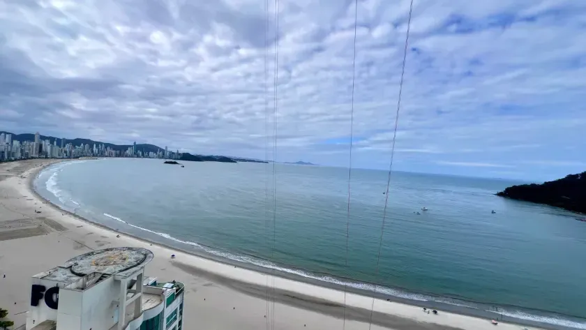 Apartamento frente mar com 4 suítes e 4 vagas de garagem em Balneário Camboriú — foto 6