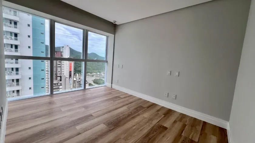 Apartamento frente mar com 4 suítes e 4 vagas de garagem em Balneário Camboriú — foto 11