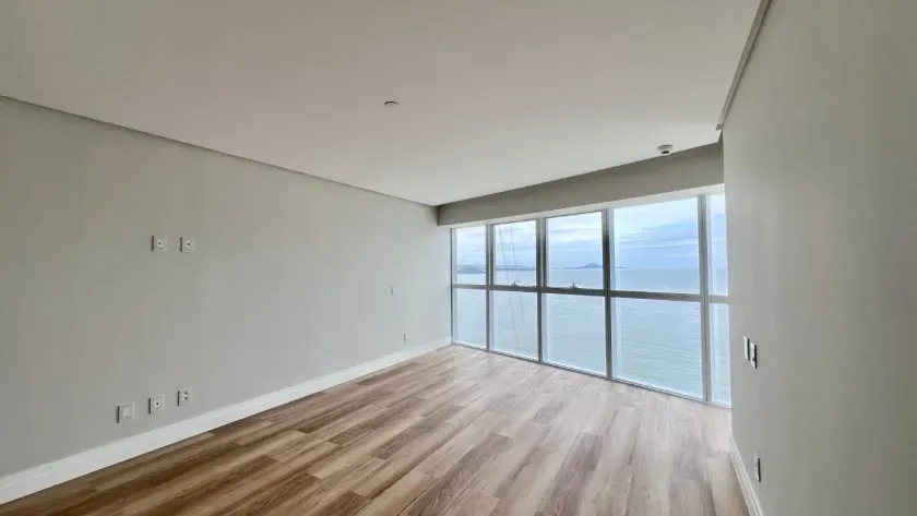 Apartamento frente mar com 4 suítes e 4 vagas de garagem em Balneário Camboriú — foto 13