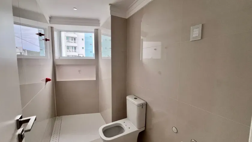 Apartamento frente mar com 4 suítes e 4 vagas de garagem em Balneário Camboriú — foto 14