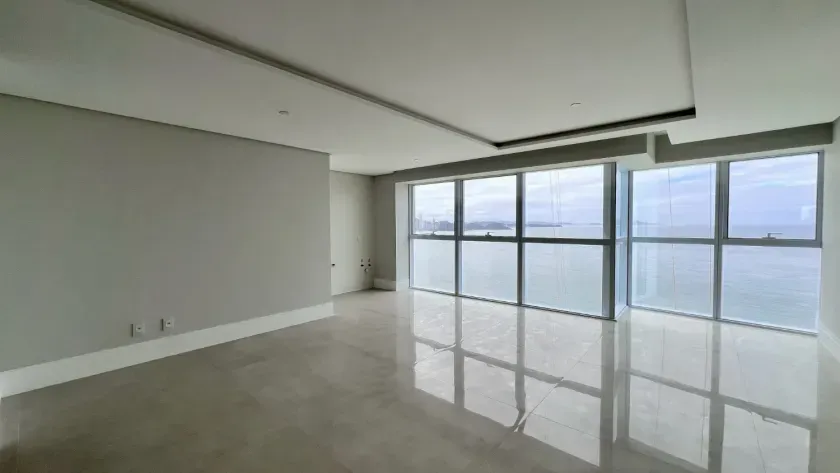 Apartamento frente mar com 4 suítes e 4 vagas de garagem em Balneário Camboriú — foto 2