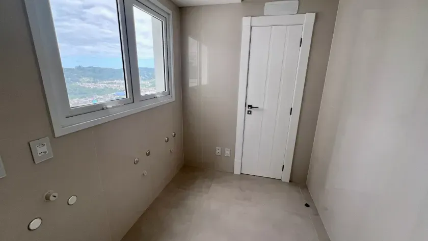 Apartamento frente mar com 4 suítes e 4 vagas de garagem em Balneário Camboriú — foto 22