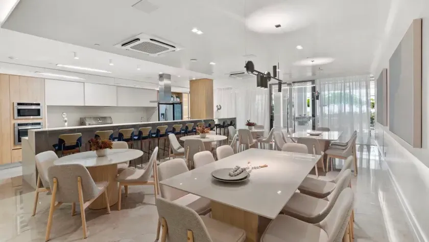 Apartamento frente mar com 4 suítes e 4 vagas de garagem em Balneário Camboriú — foto 49