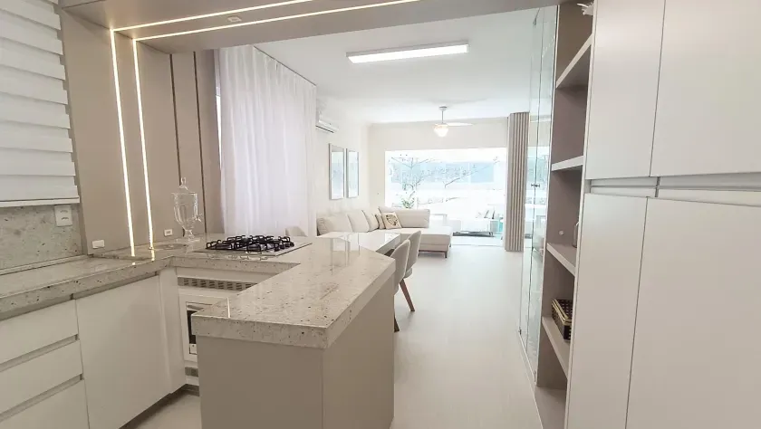 Apartamento com 3 dormitórios sendo 2 suítes e 1 vaga de garagem  Centro, Balneário Camboriú/SC — foto 13