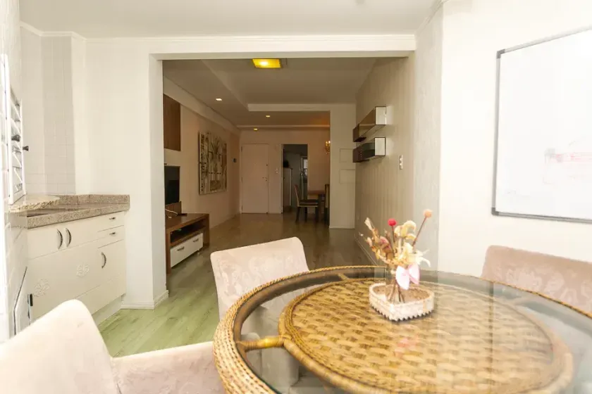 Apartamento com 2 dormitórios sendo 1 suíte e 1 vaga de garagem - Balneário Camboriú/SC — foto 9