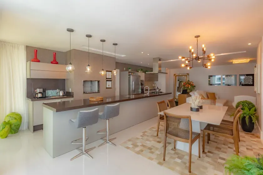 Apartamento frente mar pronto pra morar! Com 3 suítes e 4 vagas de garagem na Praia Brava - Itajaí