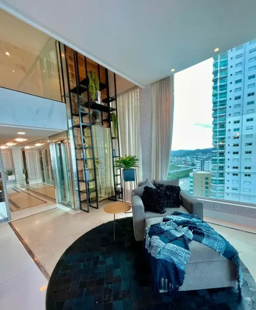 Cobertura Triplex frente mar com 7 suítes e 6 vagas de garagem em Balneário Camboriú — foto 2