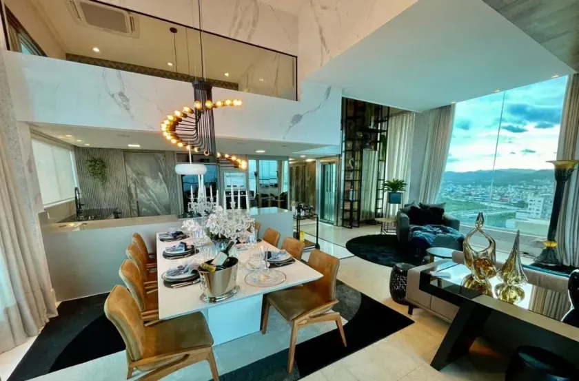 Cobertura Triplex frente mar com 7 suítes e 6 vagas de garagem em Balneário Camboriú — foto 11