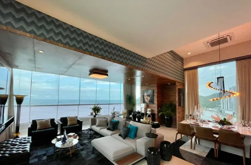 Cobertura Triplex frente mar com 7 suítes e 6 vagas de garagem em Balneário Camboriú — foto 10