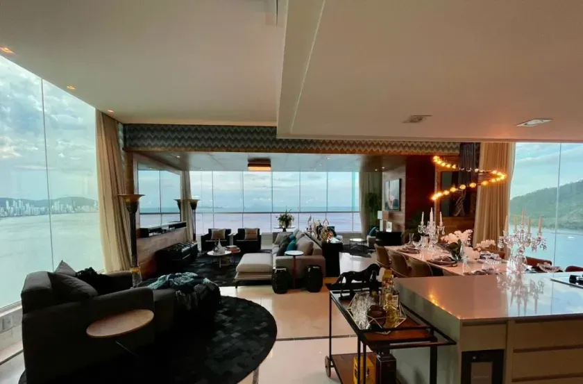 Cobertura Triplex frente mar com 7 suítes e 6 vagas de garagem em Balneário Camboriú — foto 15