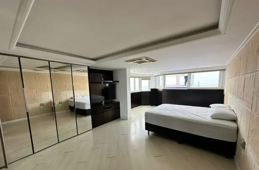 Cobertura Duplex com 5 dormitórios sendo 4 suítes e 4 vagas de garagem em Balneário Camboriú — foto 4