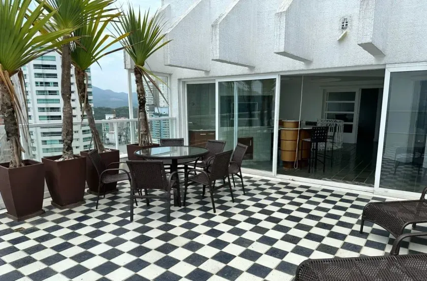 Cobertura Duplex com 5 dormitórios sendo 4 suítes e 4 vagas de garagem em Balneário Camboriú — foto 3