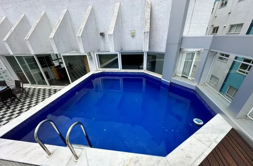 Cobertura Duplex com 5 dormitórios sendo 4 suítes e 4 vagas de garagem em Balneário Camboriú — foto 2