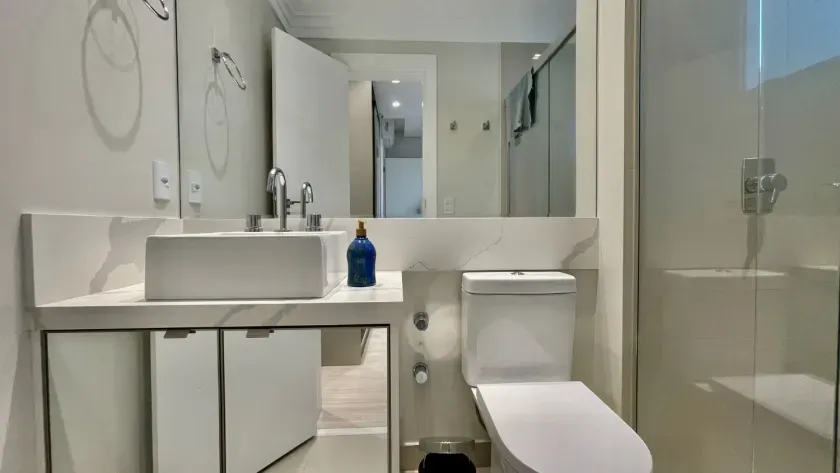 Apartamento quadra mar com 3 suítes e 3 vagas de garagem em Balneário Camboriú — foto 34
