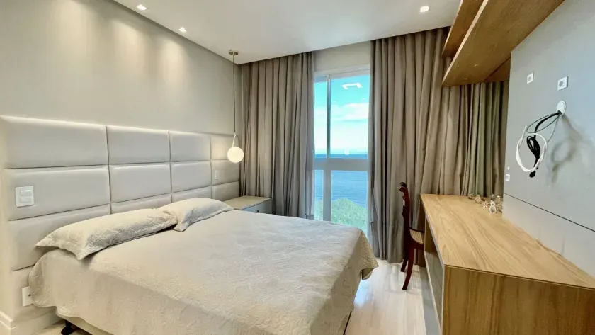 Apartamento quadra mar com 3 suítes e 3 vagas de garagem em Balneário Camboriú — foto 35