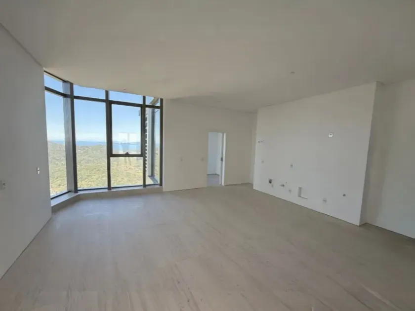 Cobertura Quadriplex com 8 suítes e 10 vagas de garagem na Barra Sul em Balneário Camboriú