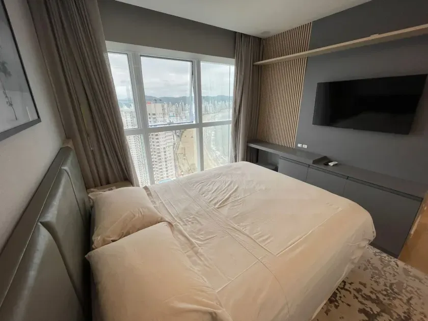 Apartamento alto padrão frente mar com 4 suítes e 3 vagas de garagem - Av. Atlântica/SC — foto 16