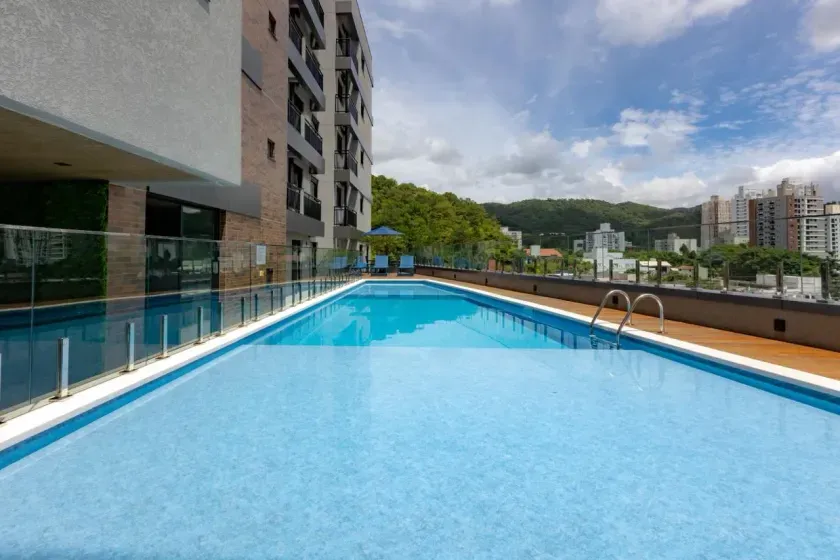 Apartamento semi-mobiliado com 2 suítes e 2 vagas de garagem na Praia dos Amores — foto 29
