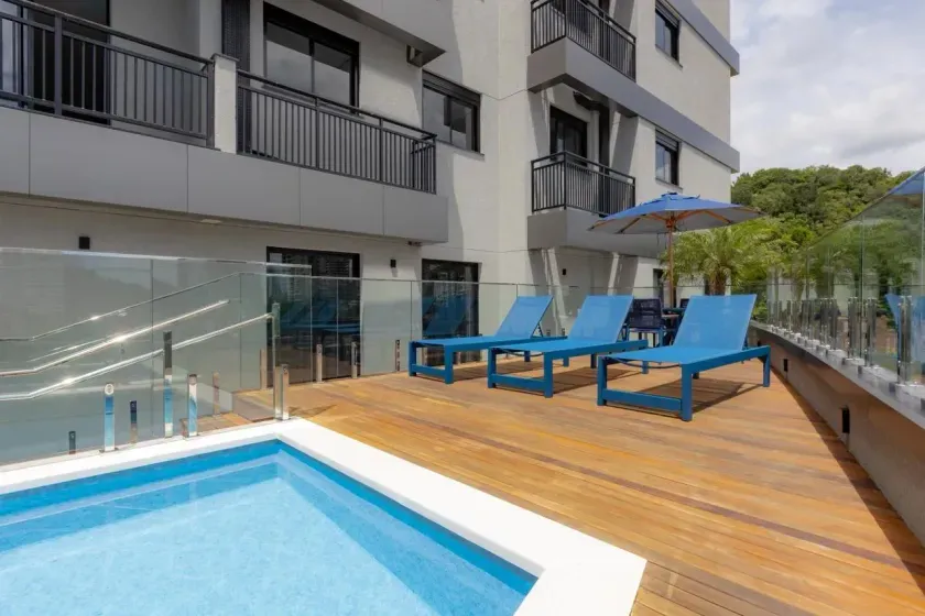 Apartamento semi-mobiliado com 2 suítes e 2 vagas de garagem na Praia dos Amores — foto 46
