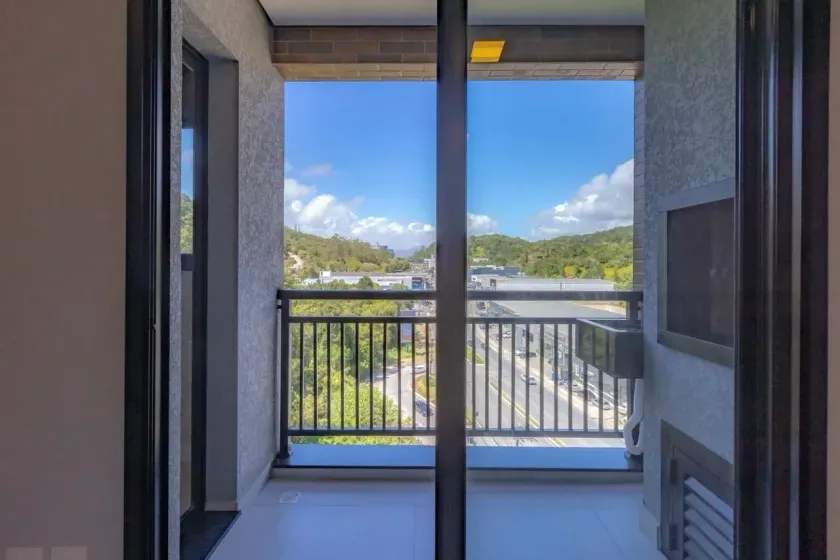 Apartamento semi-mobiliado com 2 suítes e 2 vagas de garagem na Praia dos Amores — foto 12