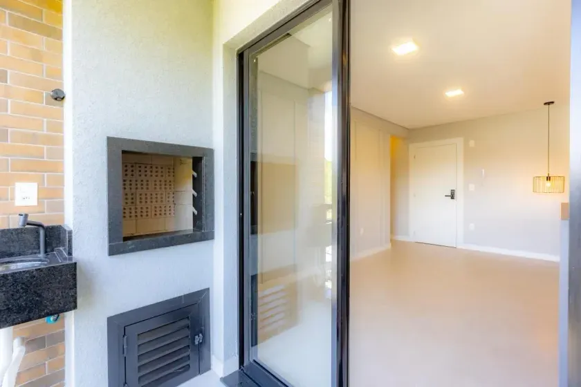Apartamento semi-mobiliado com 2 suítes e 2 vagas de garagem na Praia dos Amores — foto 13
