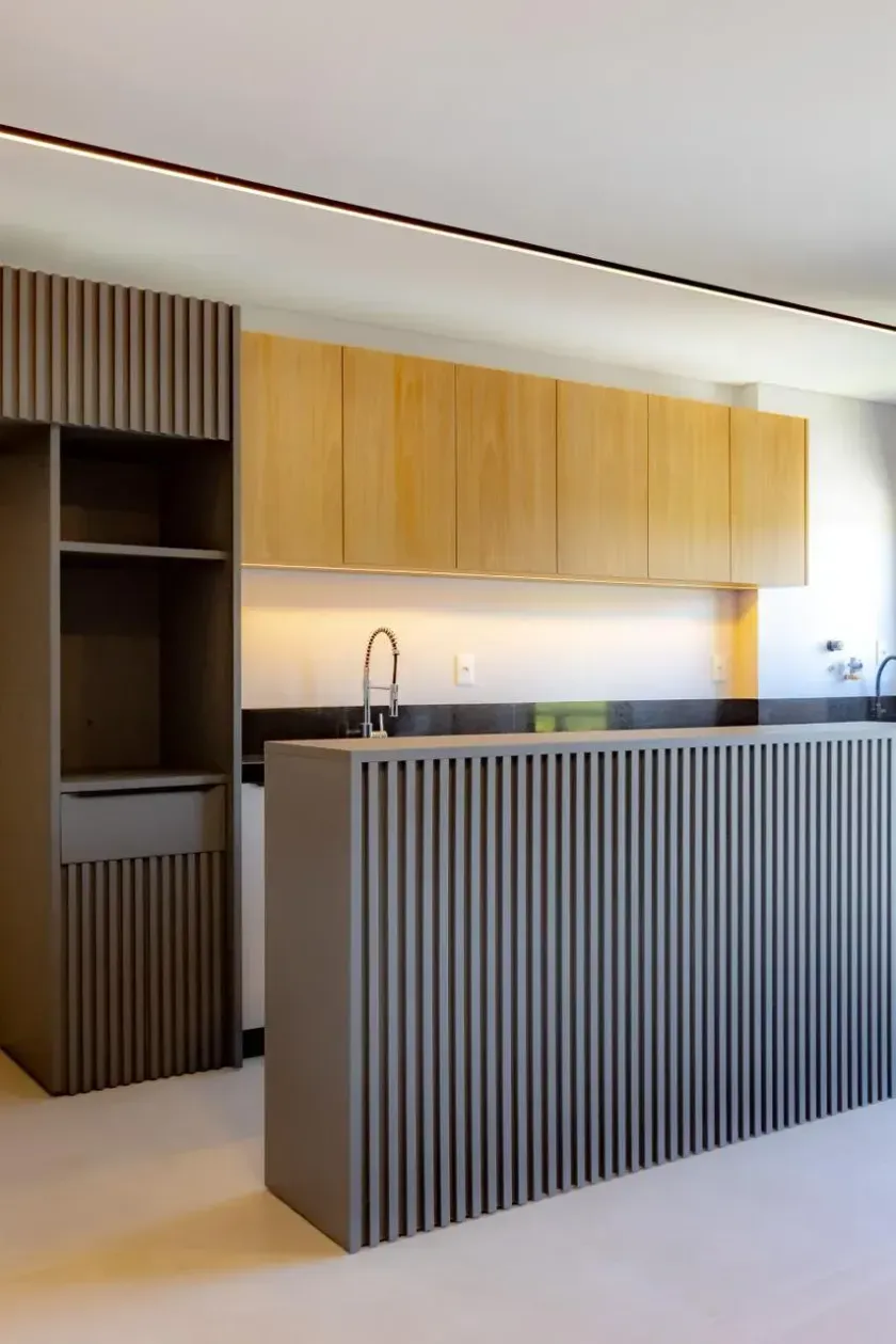 Apartamento semi-mobiliado com 2 suítes e 2 vagas de garagem na Praia dos Amores — foto 8