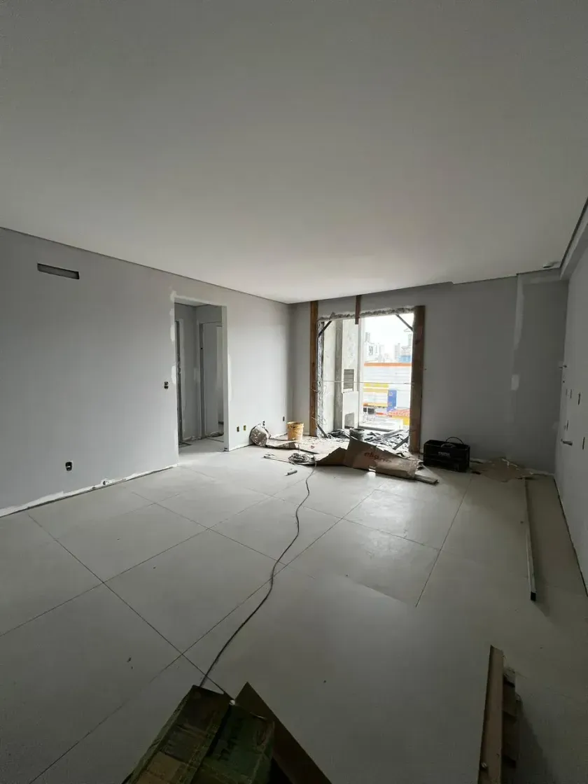 Apartamento em construção com 2 dormitórios sendo 1 suíte e 2 vagas de garagem em Balneário Camboriú — foto 2