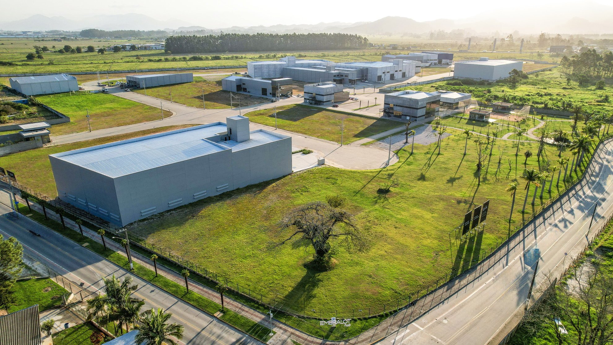 ABC Business Park — fachada e renders 24, ABC Embralot, Balneário Perequê, Porto Belo SC ABC Business Park — fachada e renders 24, ABC Embralot, Balneário Perequê, Porto Belo SC