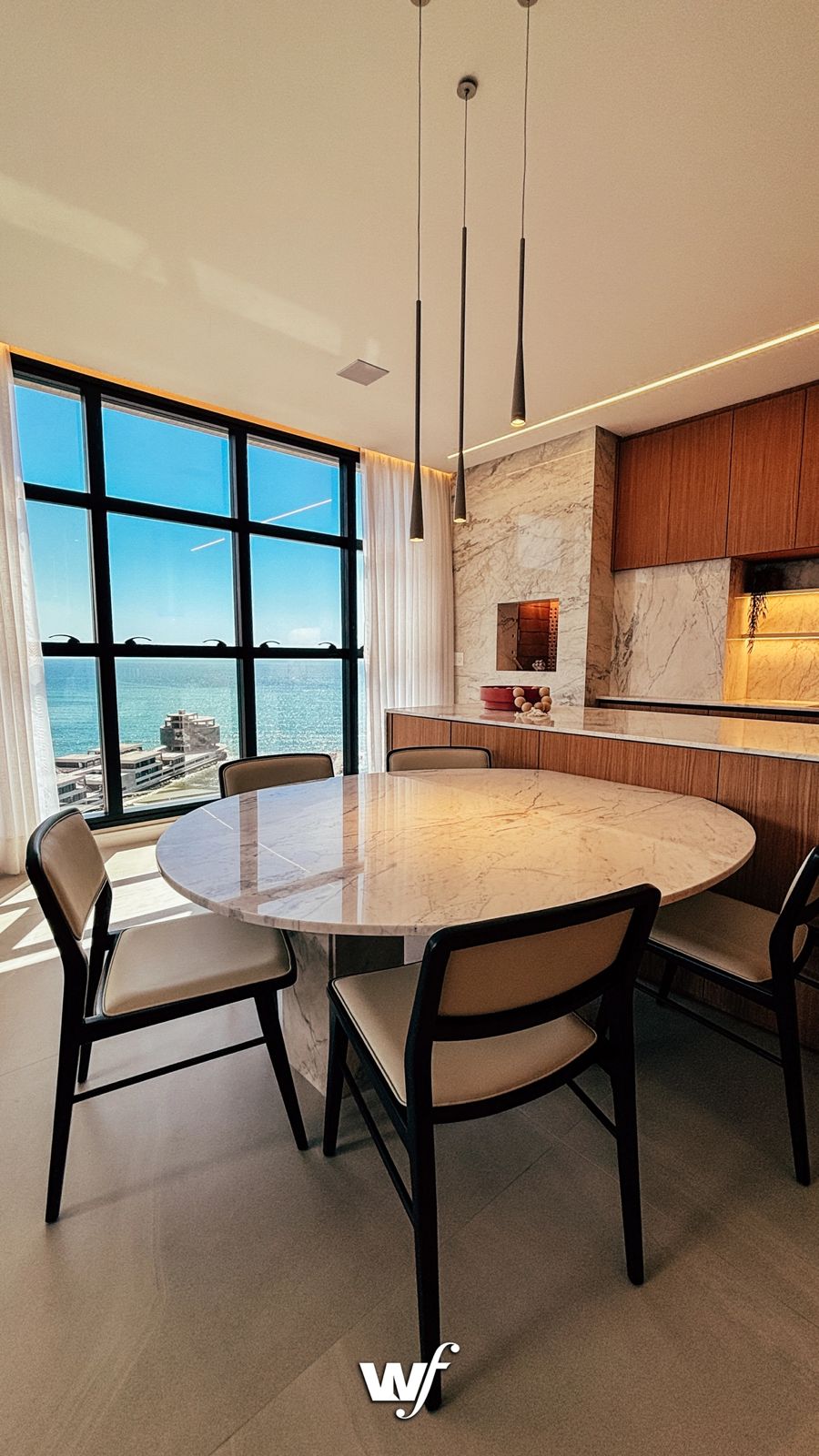 Aquamarine Residencial — sala de jantar em Porto Belo SC