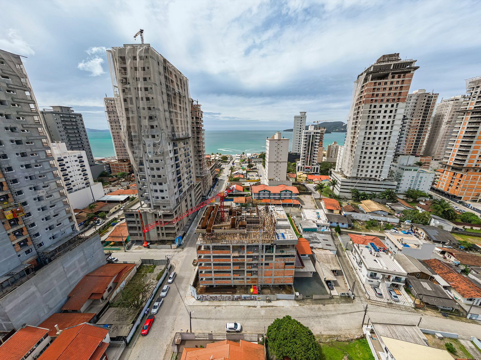 Aventador Beach Tower — andamento da obra em 26/11/2025, NH Empreendimentos, Balneário Perequê, Porto Belo SC Aventador Beach Tower — andamento da obra em 26/11/2025, NH Empreendimentos, Balneário Perequê, Porto Belo SC