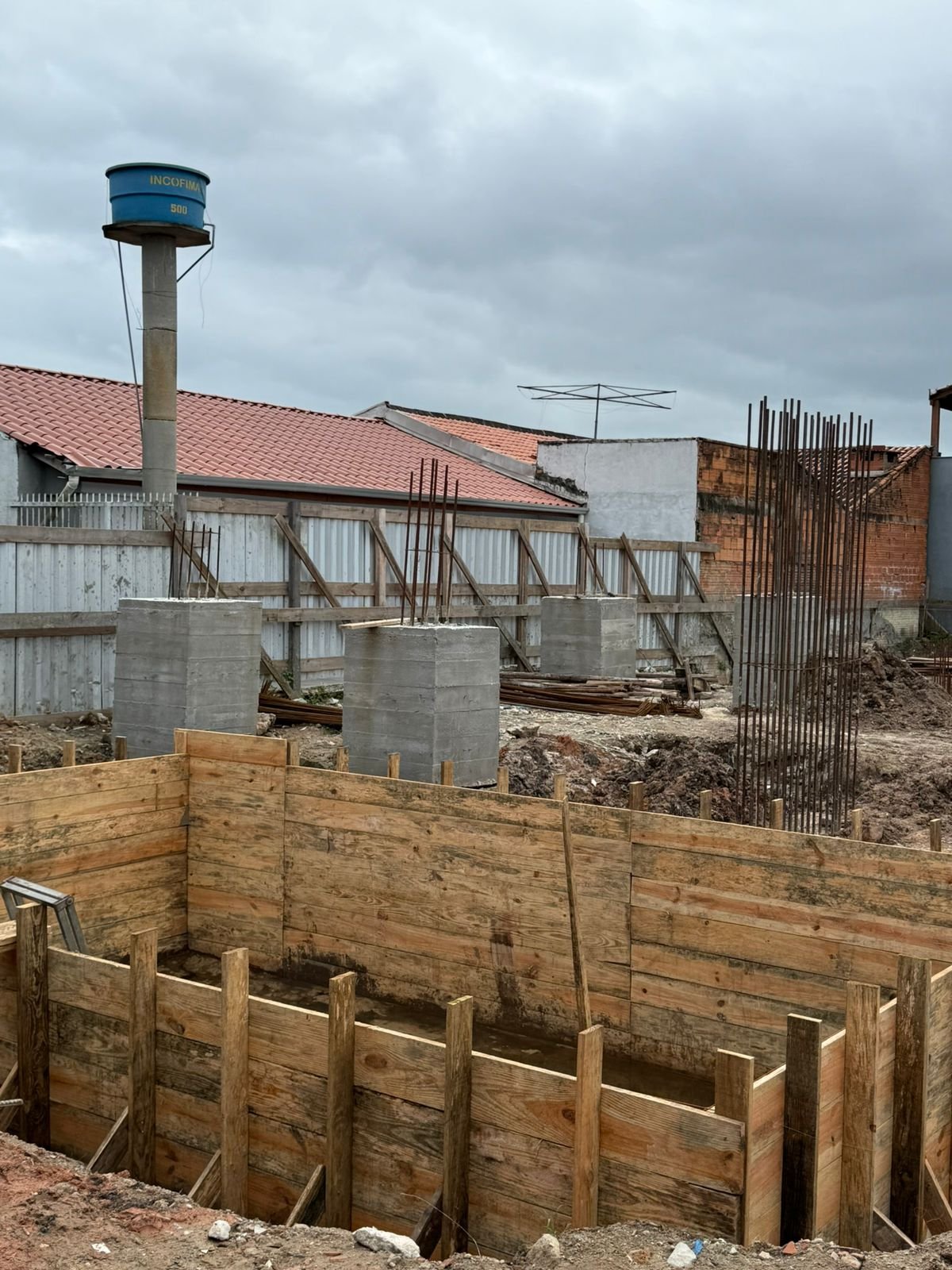Encante Residencial — andamento da obra, Reskatrin Empreendimentos, Balneário Perequê, Porto Belo SC Encante Residencial — andamento da obra, Reskatrin Empreendimentos, Balneário Perequê, Porto Belo SC
