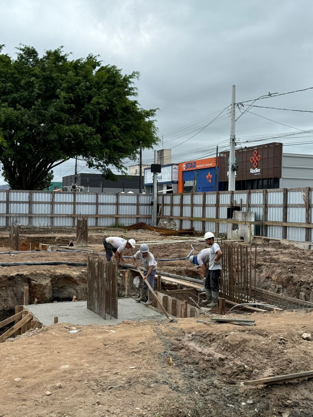 Encante Residencial — andamento da obra, Reskatrin Empreendimentos, Balneário Perequê, Porto Belo SC Encante Residencial — andamento da obra, Reskatrin Empreendimentos, Balneário Perequê, Porto Belo SC