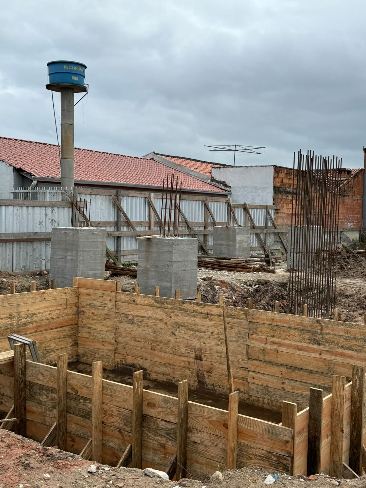 Encante Residencial — andamento da obra, Reskatrin Empreendimentos, Balneário Perequê, Porto Belo SC Encante Residencial — andamento da obra, Reskatrin Empreendimentos, Balneário Perequê, Porto Belo SC