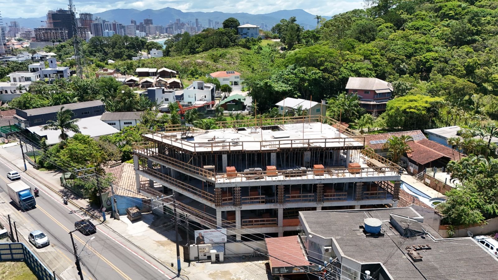 Encante Residencial — andamento da obra, Reskatrin Empreendimentos, Balneário Perequê, Porto Belo SC Encante Residencial — andamento da obra, Reskatrin Empreendimentos, Balneário Perequê, Porto Belo SC