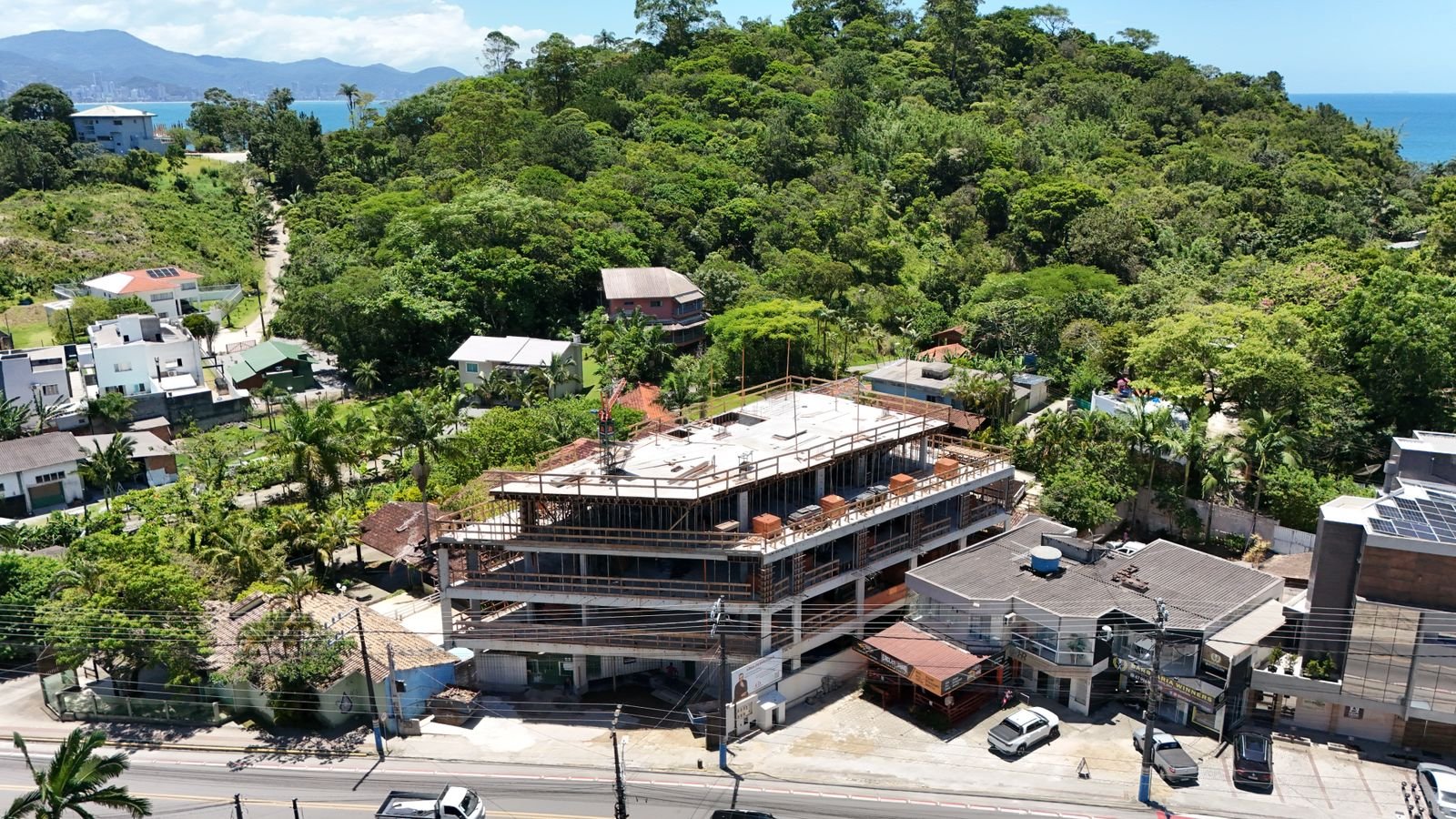 Encante Residencial — andamento da obra, Reskatrin Empreendimentos, Balneário Perequê, Porto Belo SC Encante Residencial — andamento da obra, Reskatrin Empreendimentos, Balneário Perequê, Porto Belo SC
