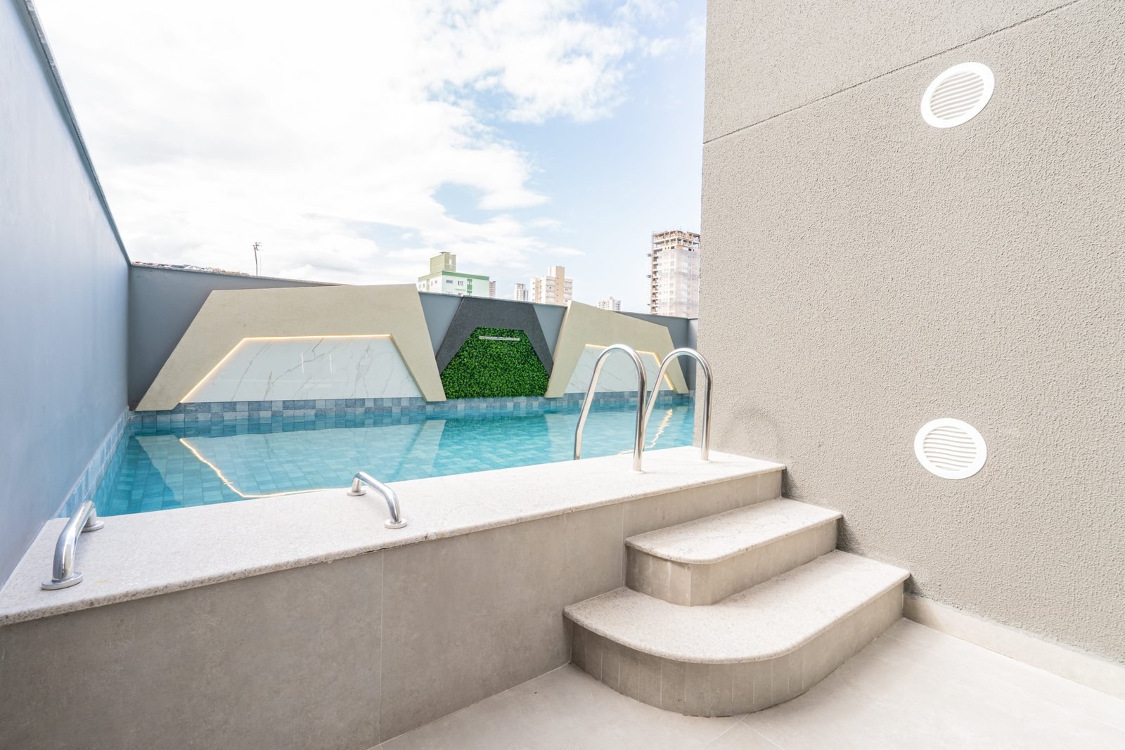 Leblon Residence — Piscina (foto real), Construtora Pro House, Porto Belo SC