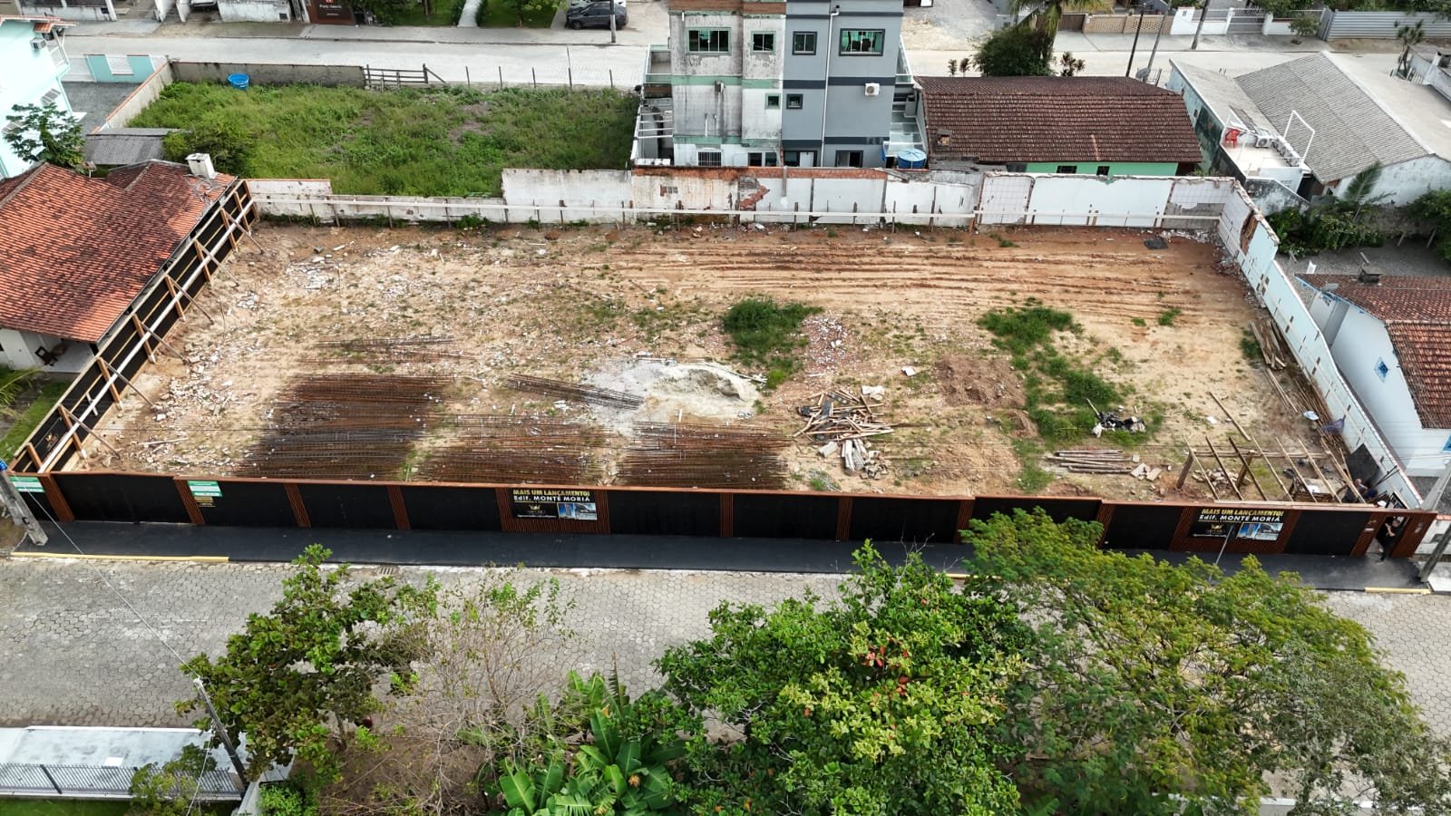 Monte Moriá — andamento da obra, Império Real Construtora, Balneário Perequê, Porto Belo SC Monte Moriá — andamento da obra, Império Real Construtora, Balneário Perequê, Porto Belo SC