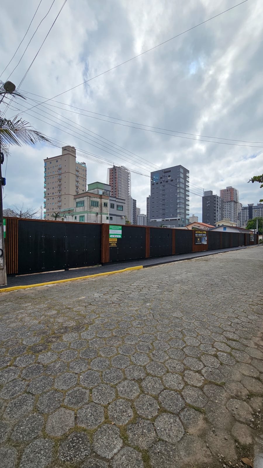 Monte Moriá — andamento da obra, Império Real Construtora, Balneário Perequê, Porto Belo SC Monte Moriá — andamento da obra, Império Real Construtora, Balneário Perequê, Porto Belo SC