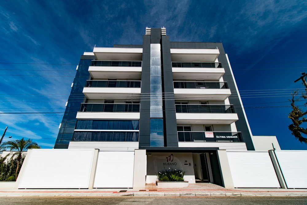 Murano — murano fachada noturna em Porto Belo SC