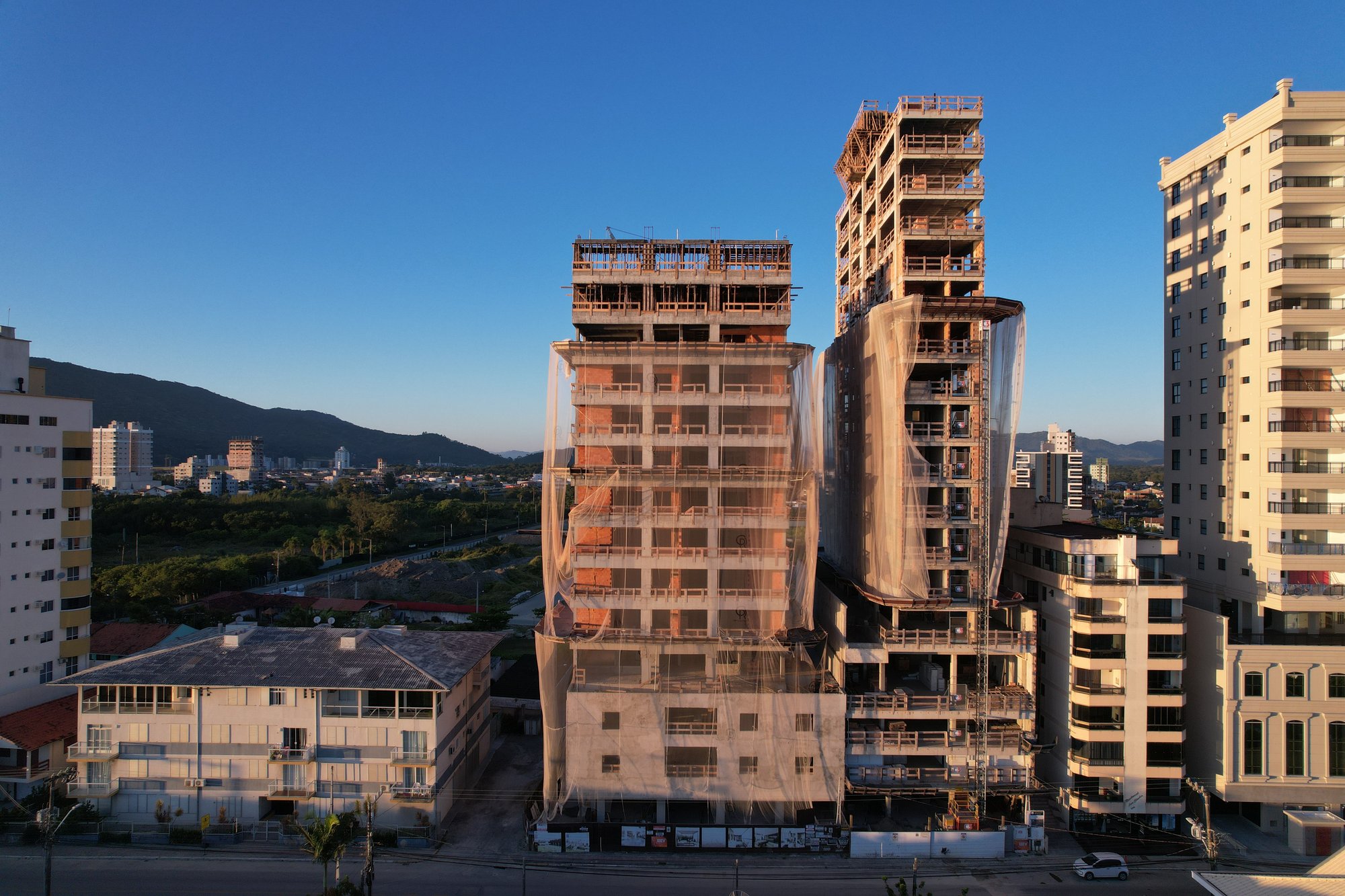 Spazio Marine Residenziale — andamento da obra, GR&P Construtora, Balneário Perequê, Porto Belo SC