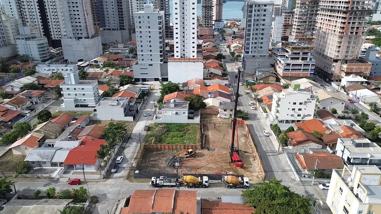Toronto Palace — andamento da obra, Vitra Empreendimentos, Balneário Perequê, Porto Belo SC Toronto Palace — andamento da obra, Vitra Empreendimentos, Balneário Perequê, Porto Belo SC